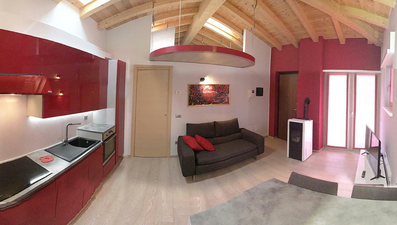Holiday House Viola Tirano Exteriér fotografie